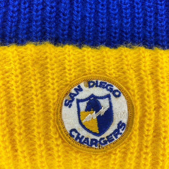 Vintage San Diego Chargers Yellow and Blue Beanie with Patch NFL - Picture 3 of 3